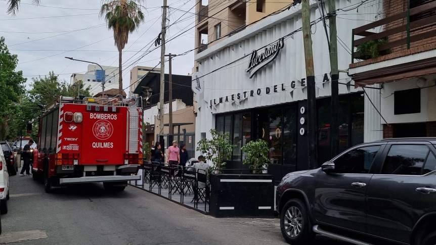 VIDEO | Se incendi en el depsito de una heladera en Quilmes Centro