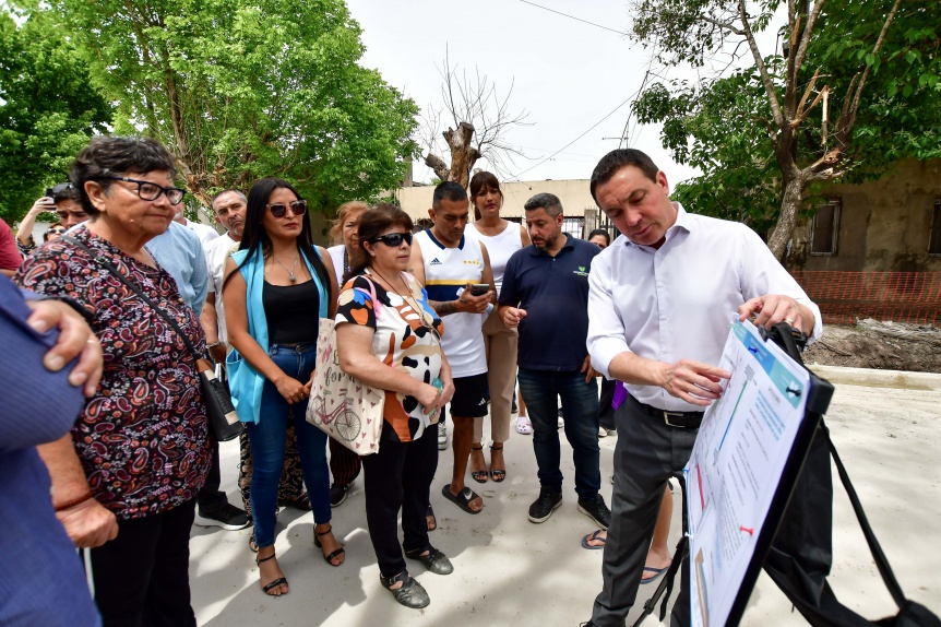 Florencio Varela: Andrs Watson recorri las obras de pavimentacin en Km 26.700