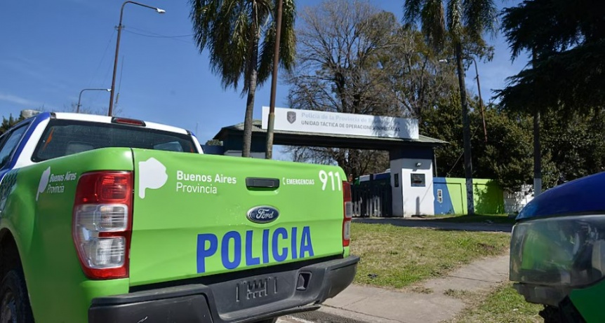 Un polica retirado que trabaja con su auto mat a un adolescente que intent robarle