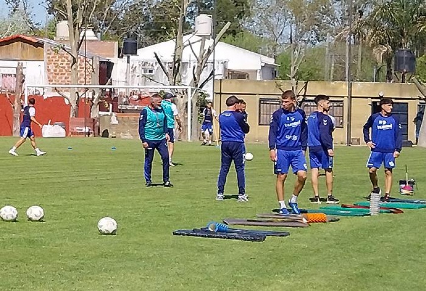 El plantel vuelve al trabajo con Rondina confirmado y mucho por resolver