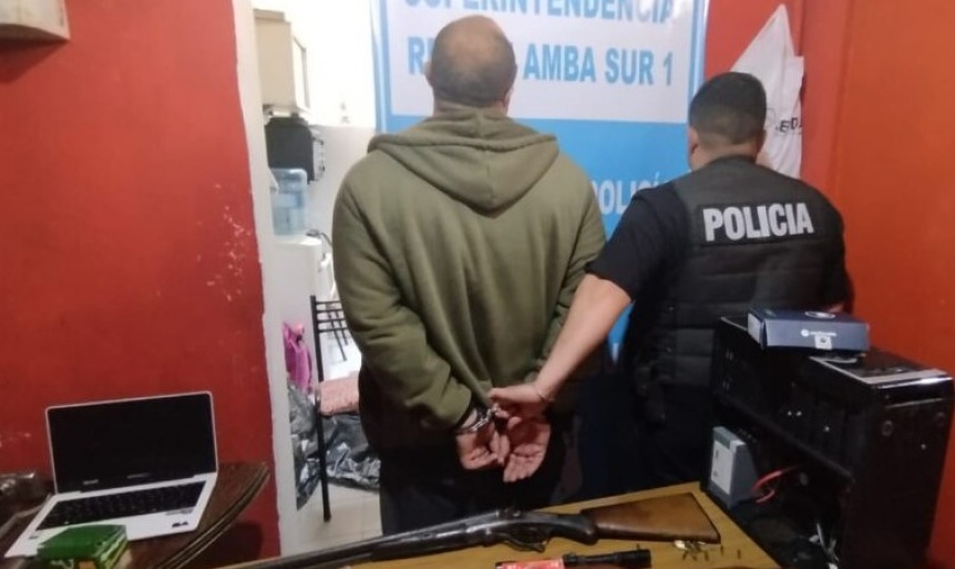 Quilmes: Detienen a hombre por posesin de material de abuso sexual infantil y armas