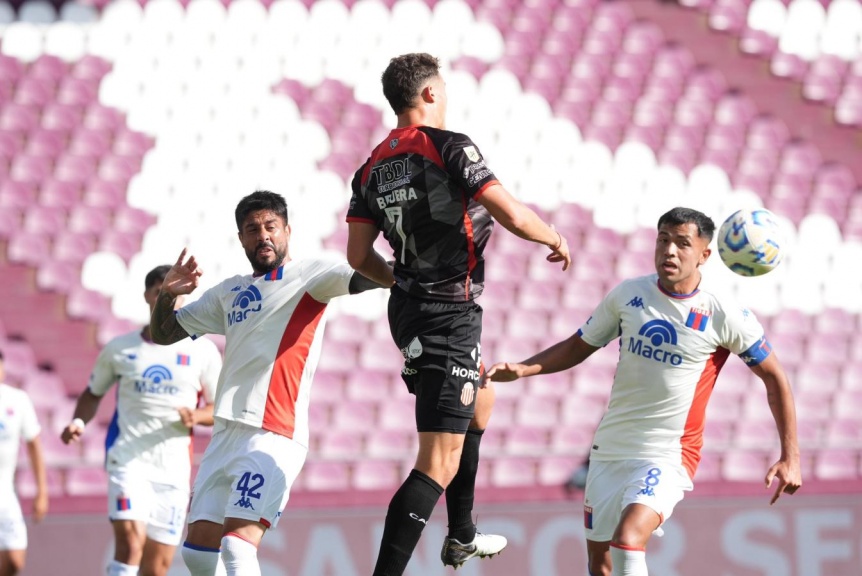 Discreta igualdad entre Barracas Central y Tigre en el estadio de Lans