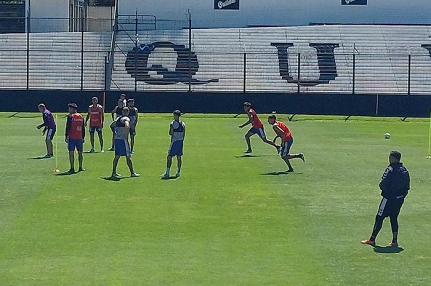 Tareas fsicas y tcnicas en el estadio a la espera del receso por vacaciones