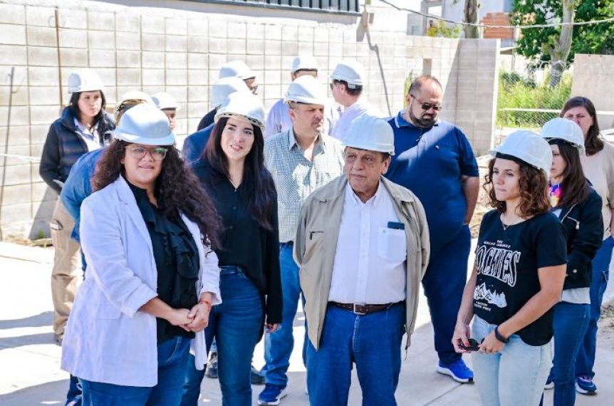 Mussi y Barrios visitaron la construccin de escuelas, un polideportivo y obras de servicios pblicos