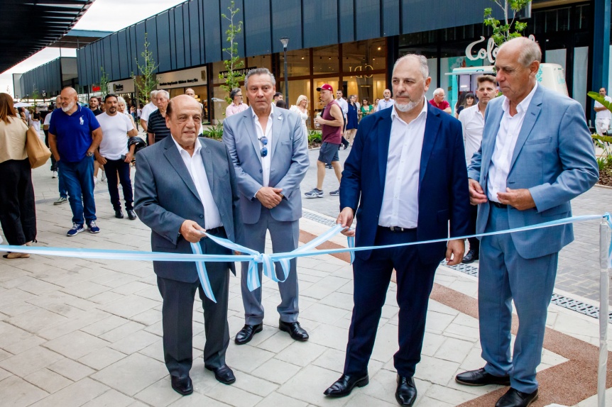 Berazategui: Con la presencia del intendente Mussi se inaugur el Centro Comercial Polo Design