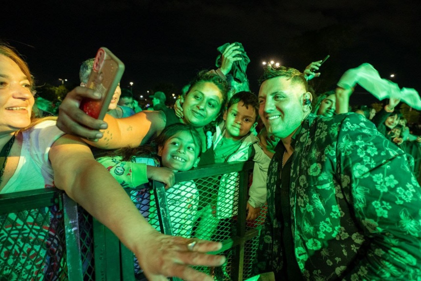 Ms de 10 mil personas festejaron Navidad en Monte Chingolo