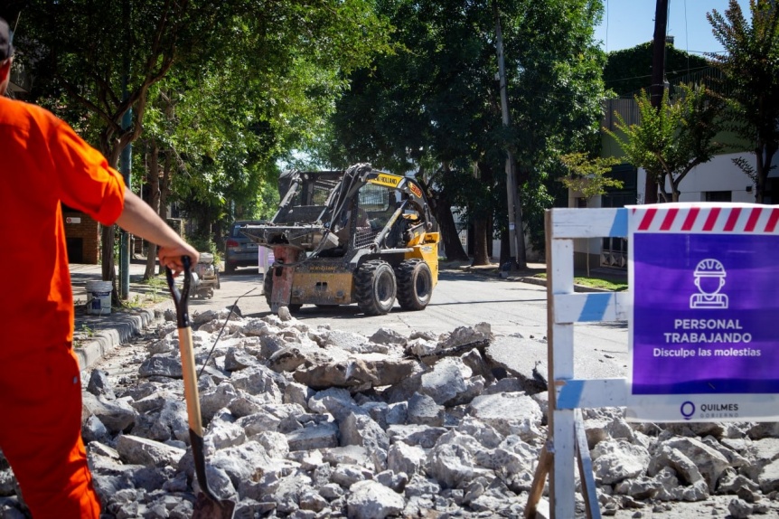 Quilmes: El Municipio contina con trabajos de bacheo con hormign y tomado de juntas y fisuras