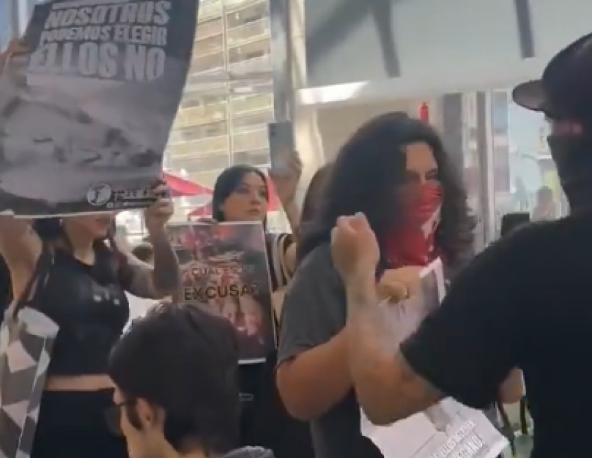 VIDEO | Activistas veganos le gritaron 