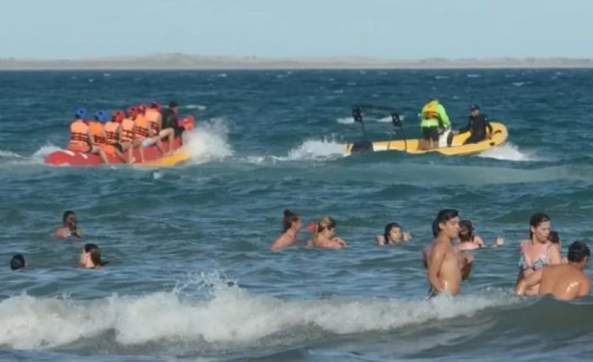 VIDEO | El conductor de una banana qued atrapado en la hlice de la lancha y sufri graves heridas