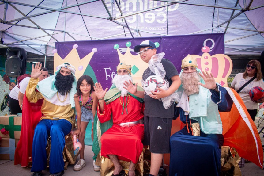 La visita de los Reyes Magos en la Ciudad de los Deportes de San Francisco Solano