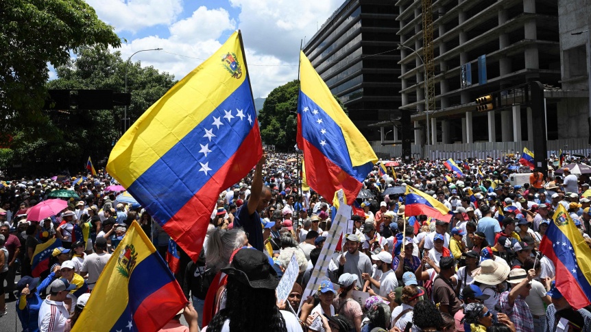 Manifestaciones y protestas masivas en Venezuela contra la asuncin de Maduro