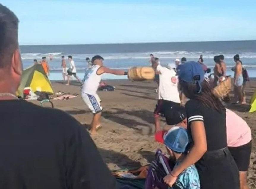 VIDEO | Inslita pelea entre vendedores ambulantes en una playa de Villa Gesell