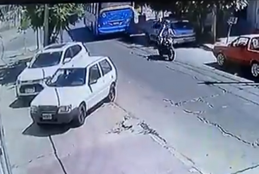 VIDEO | Motochorros asesinaron a una mujer que viajaba en colectivo en La Matanza