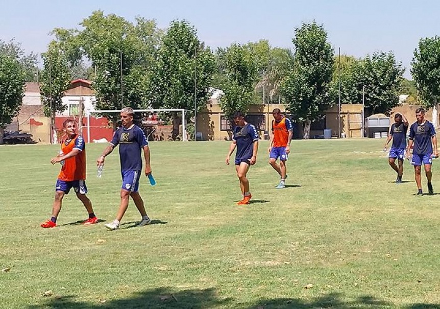 Quilmes AC: El plantel realiz tareas tcnicas en el campo auxiliar