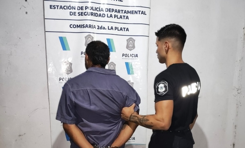 Detuvieron a un hombre que asesin a pualadas a una mujer e hiri a otros dos en La Plata