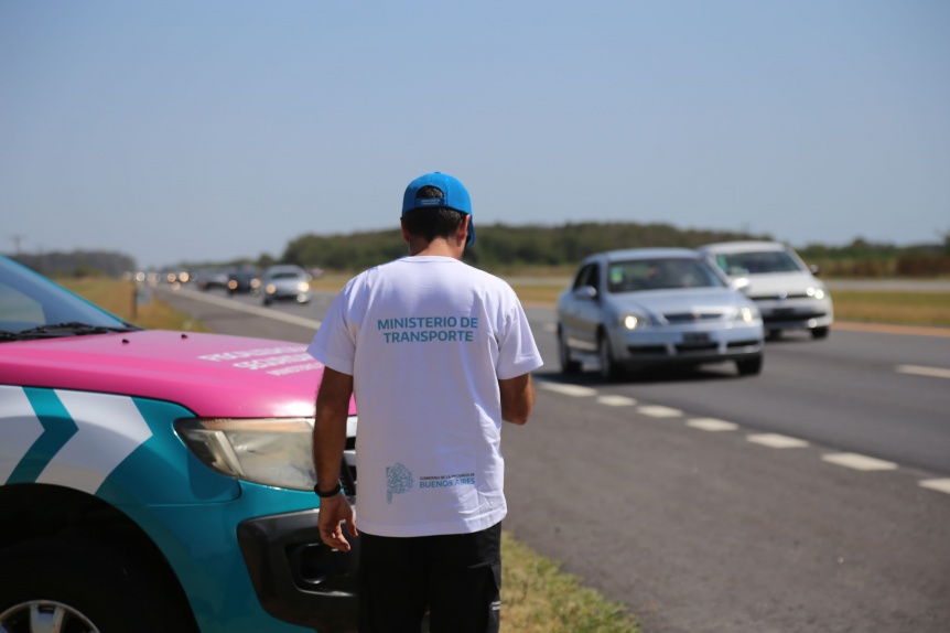 Realizan intensos controles de seguridad vial en la Autova 2 por el cambio de quincena