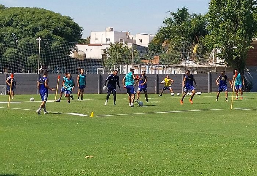 El plantel comenz la semana con la mira en el debut ante Gimnasia y Tiro