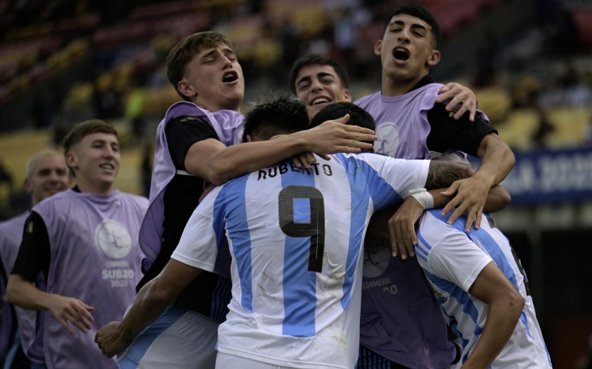 Argentina derrot a Chile en el inicio del hexagonal final