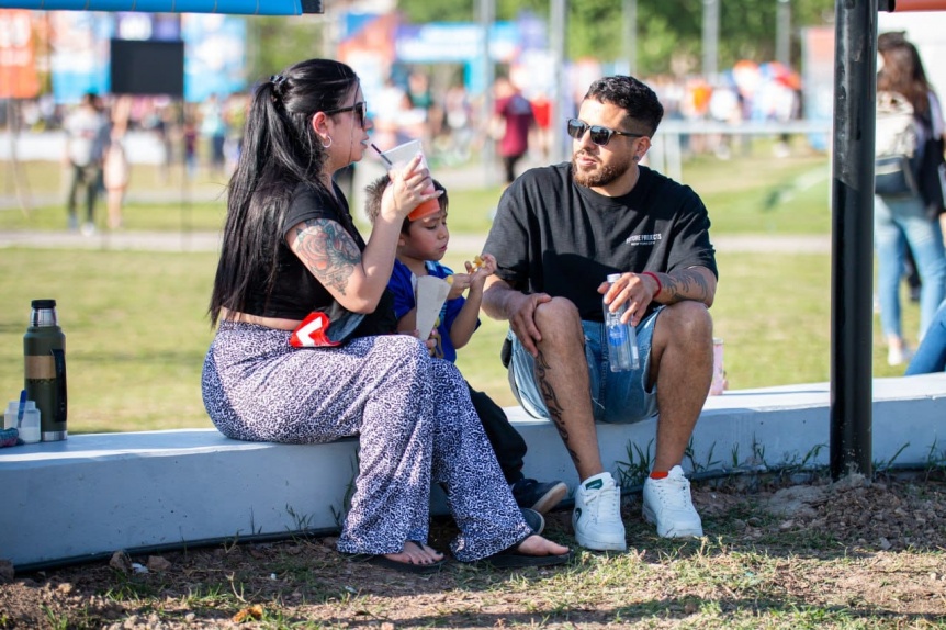 Fin de semana en el Parque Municipal Eva Pern en Remedios de Escalada