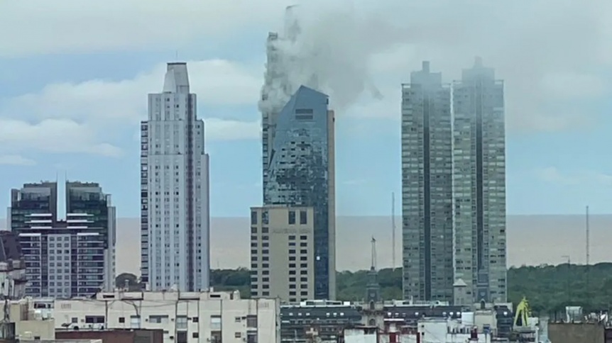 Feroz incendio en una de las torres de Puerto Madero: Ms de 100 evacuados