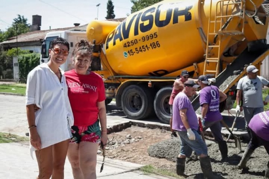 Mayra Mendoza recorri reparaciones de pavimentos que se hicieron en Quilmes Oeste