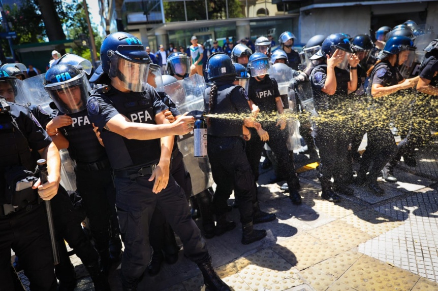 CABA: Se produjeron incidentes entre Prefectura y manifestantes de ATE en Capital Humano