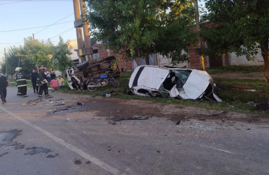 Letal choque y vuelco en La Plata dej como consecuencia un muerto y un herido grave