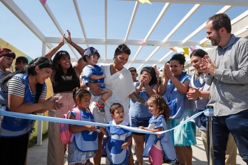 Mayra Mendoza inaugur el Jardn Maternal Municipal de Ezpeleta Este: Esto es lo que la comunidad merece