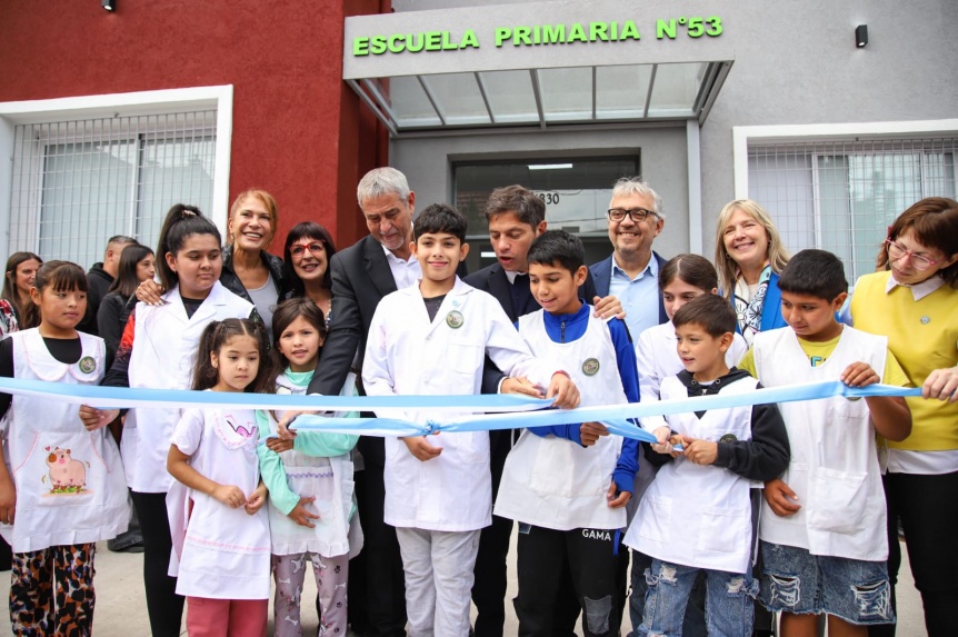 El intendente Ferraresi y el gobernador Kicillof inauguraron obras en escuelas de Avellaneda