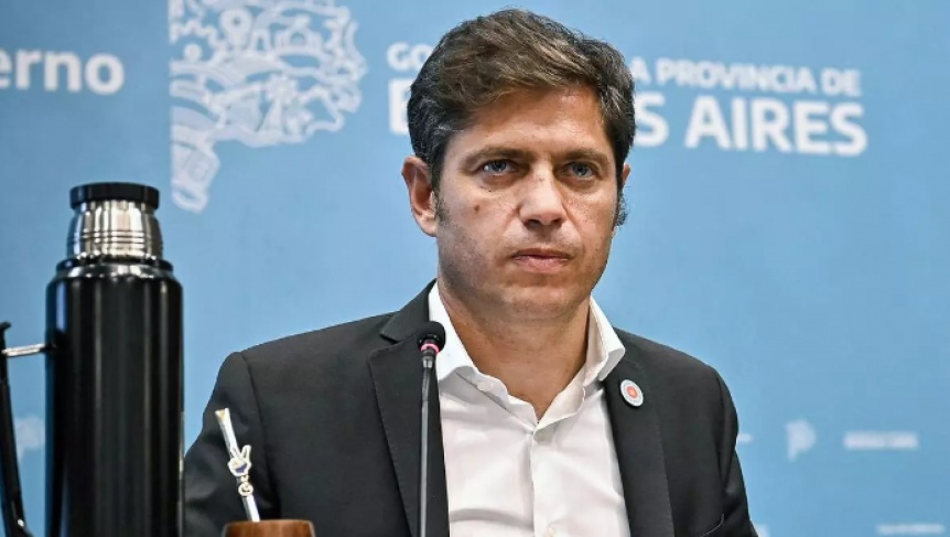 Kicillof arremeti en redes contra Clarn por la cobertura de la marcha de jubilados y barras