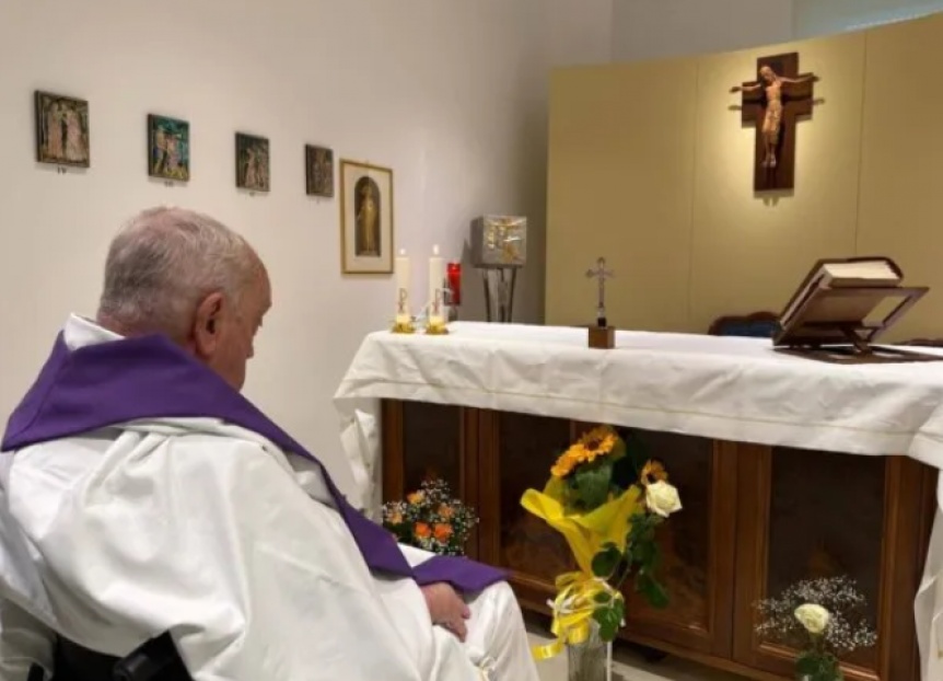 Roma: El papa Francisco ofici la misa en la capilla del hospital donde est internado