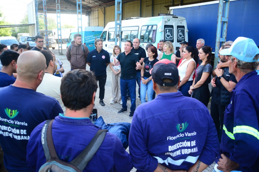 Municipio y Bomberos trasladaron 20 toneladas de insumos donados por varelenses a Baha Blanca