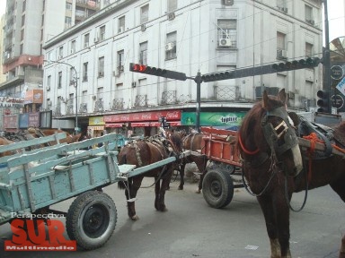 Caos en el centro de Quilmes por la movilizacin de carreros