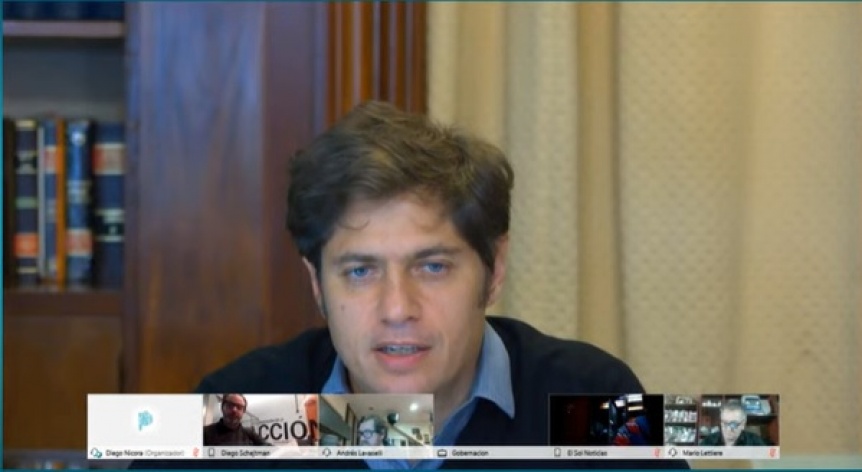 Charla abierta del gobernador Axel kicillof con periodistas de medios bonaerenses