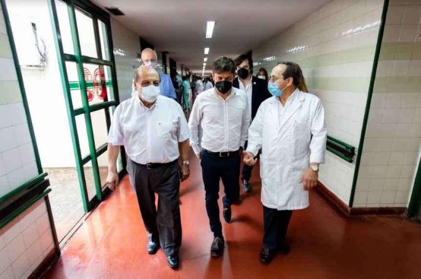 Kicillof visit el operativo de vacunacin en el Hospital Evita Pueblo